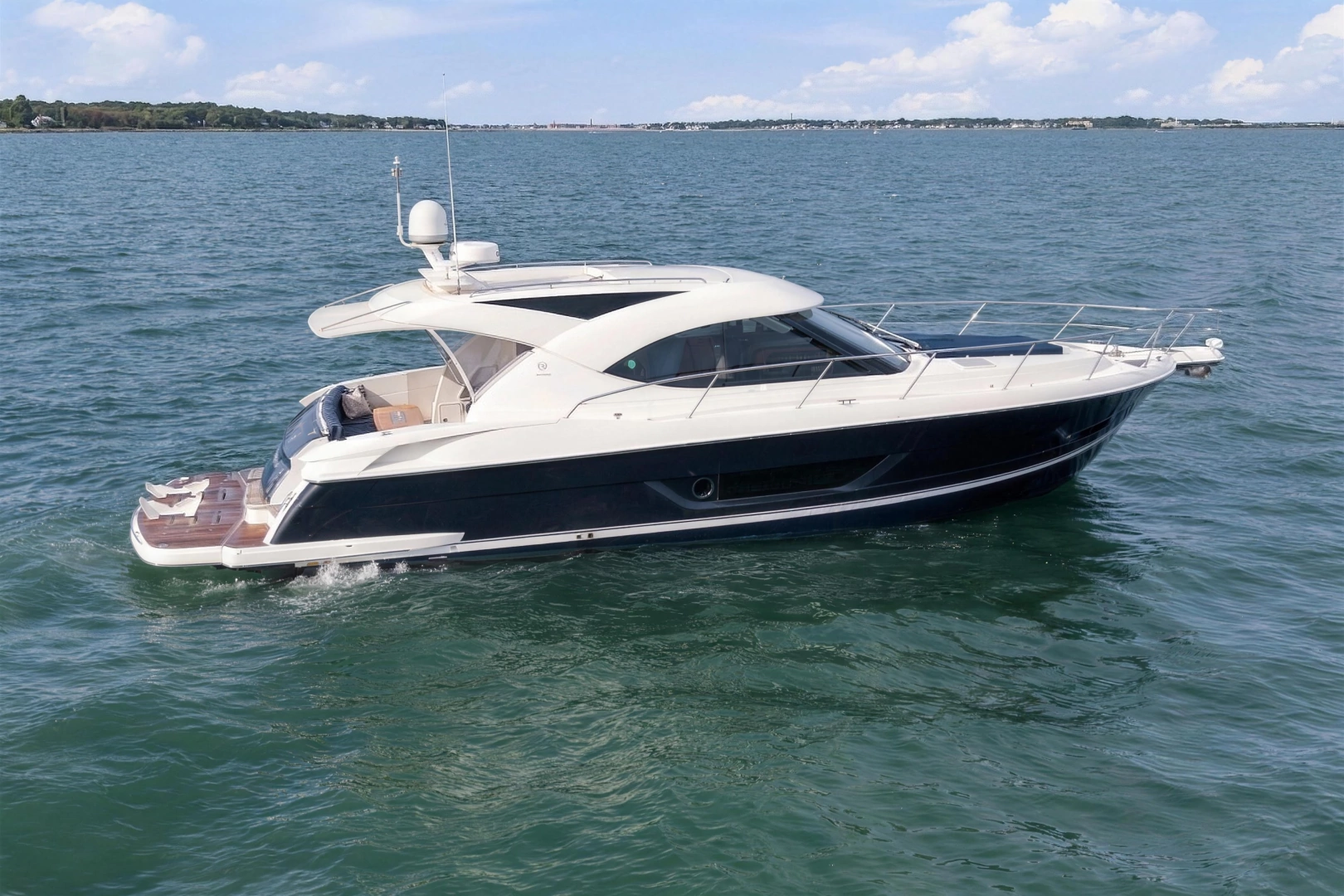 Riviera 4400 Sport Yacht Yacht For Sale