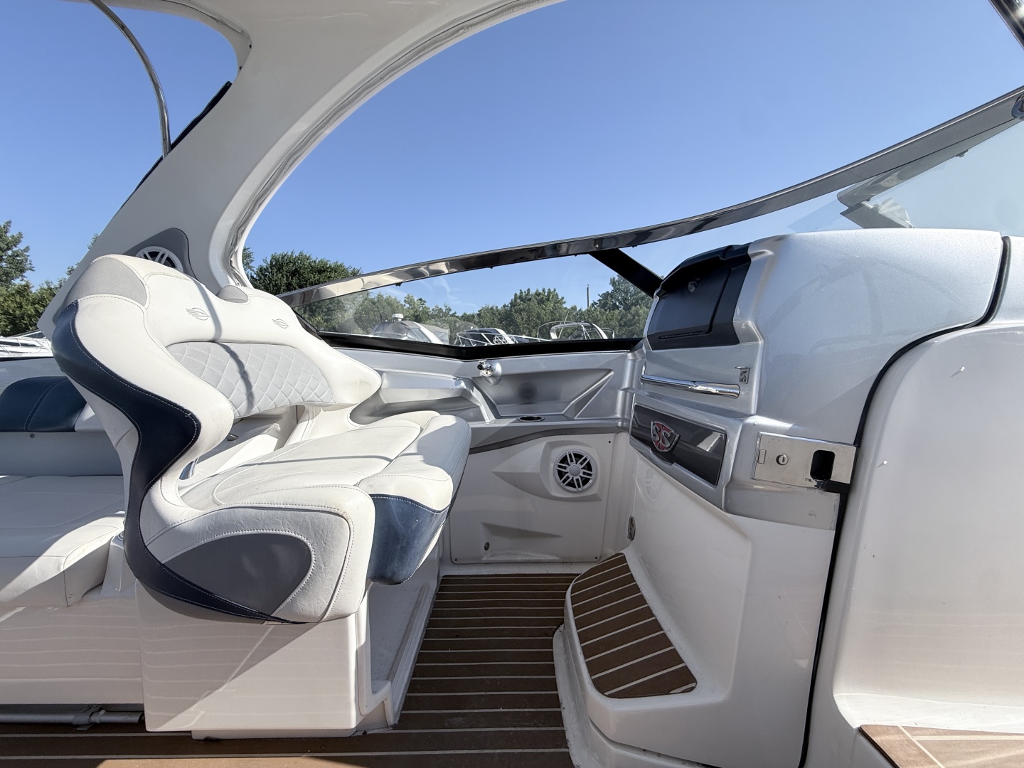 32ft Chaparral Yacht For Sale