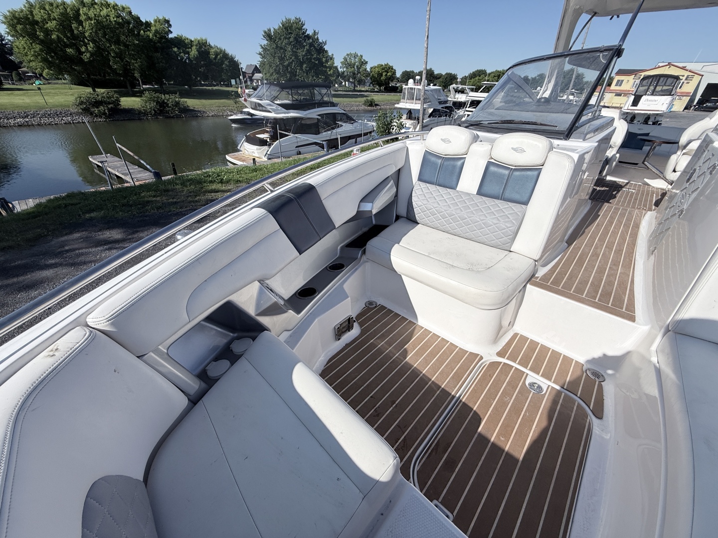 32ft Chaparral Yacht For Sale