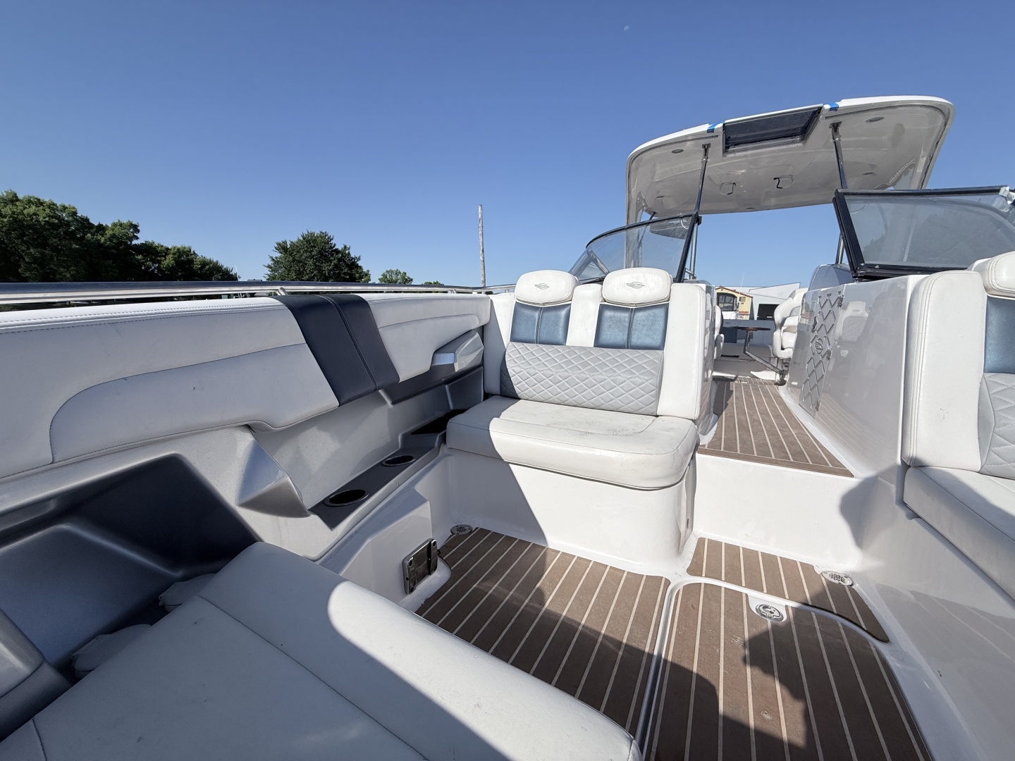 32ft Chaparral Yacht For Sale