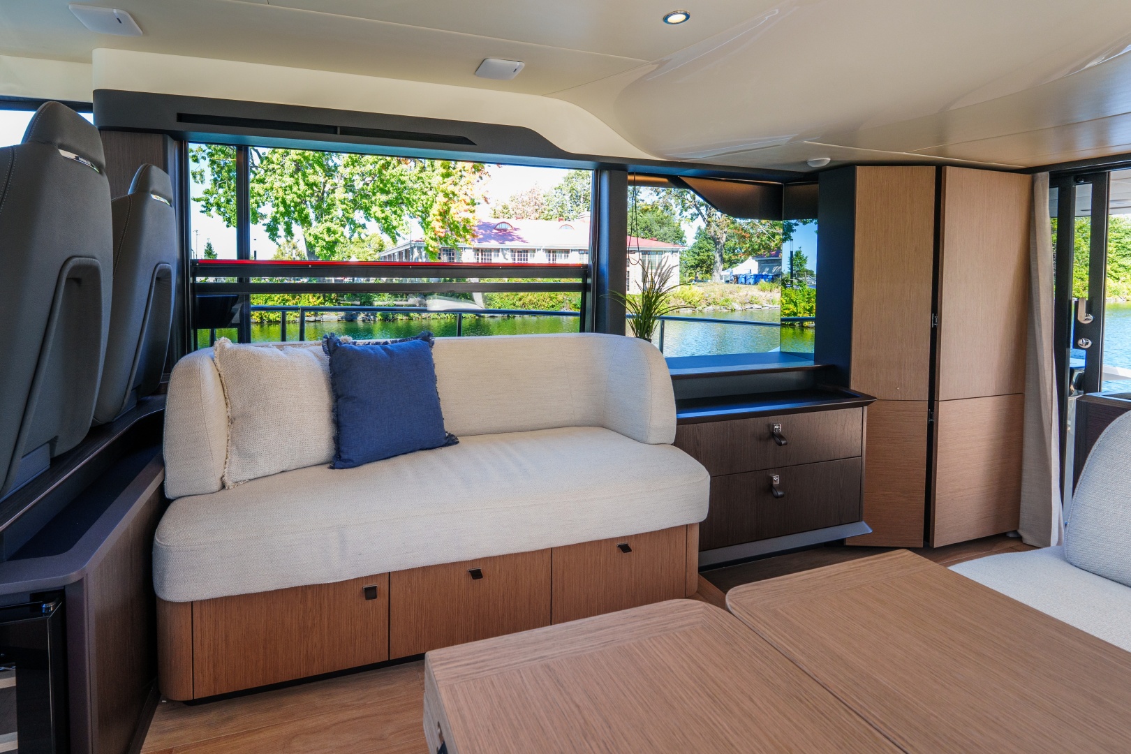 52ft Absolute Yacht For Sale