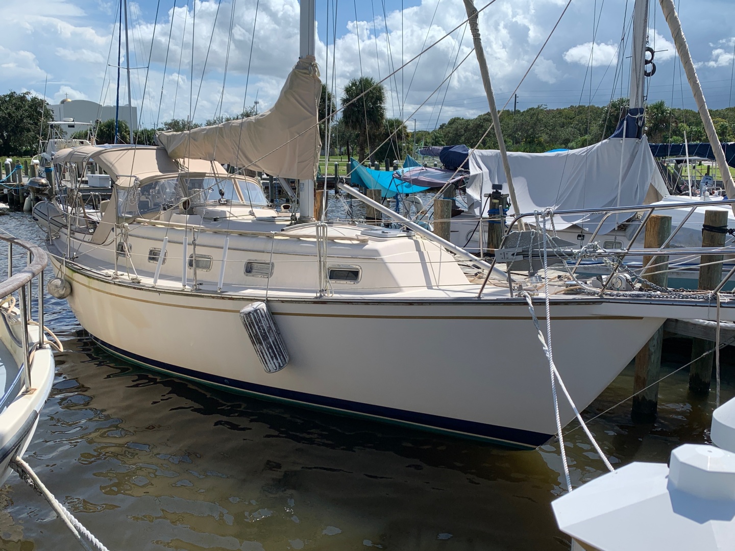 1994 Island Packet 32