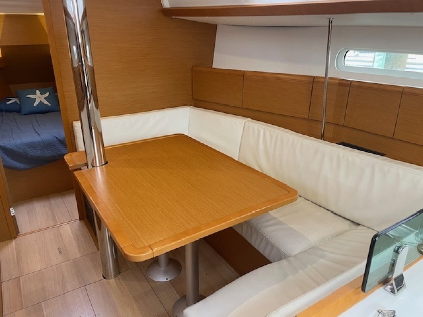 2017 Jeanneau 389
