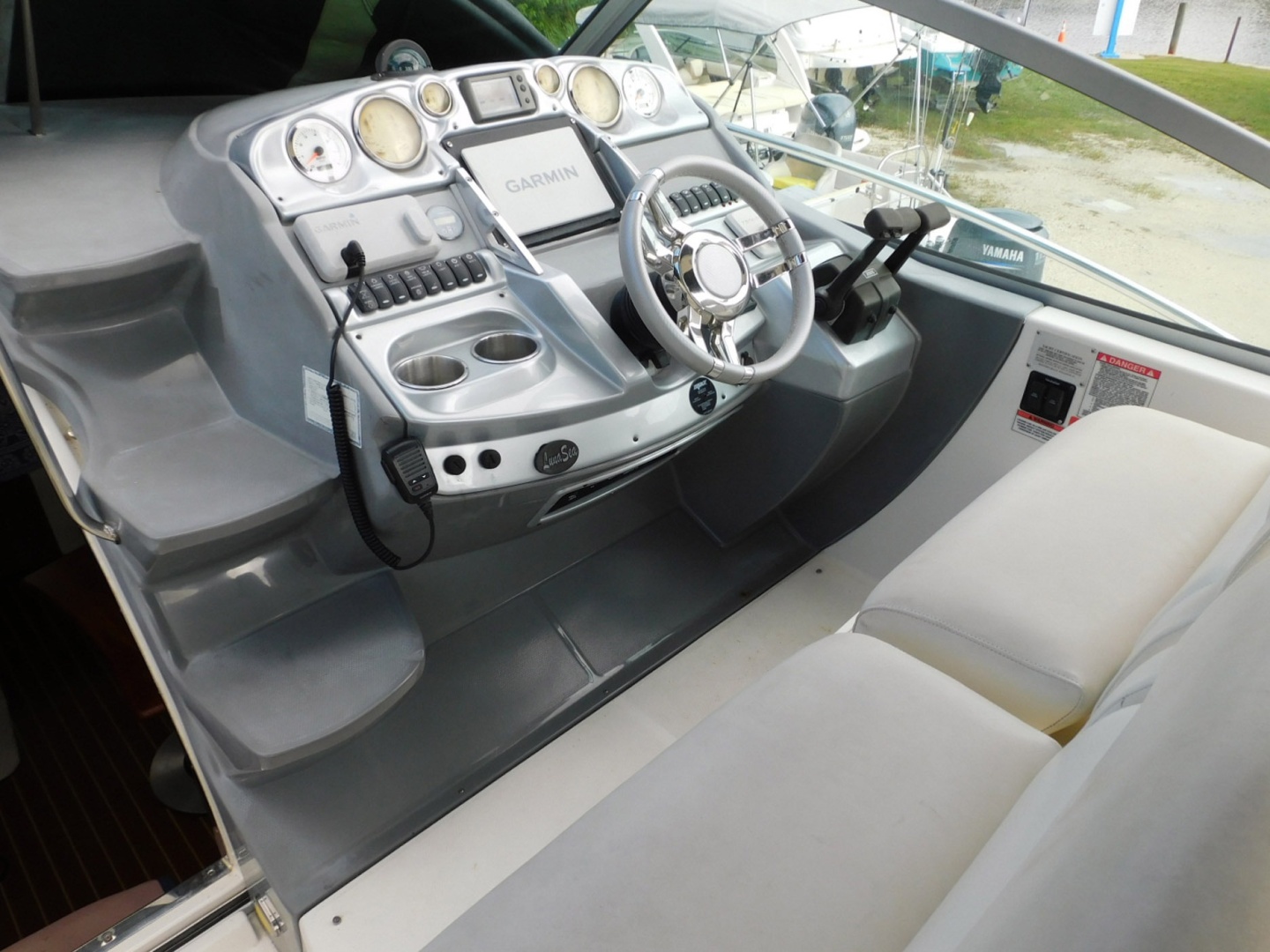 33ft Monterey Yacht For Sale
