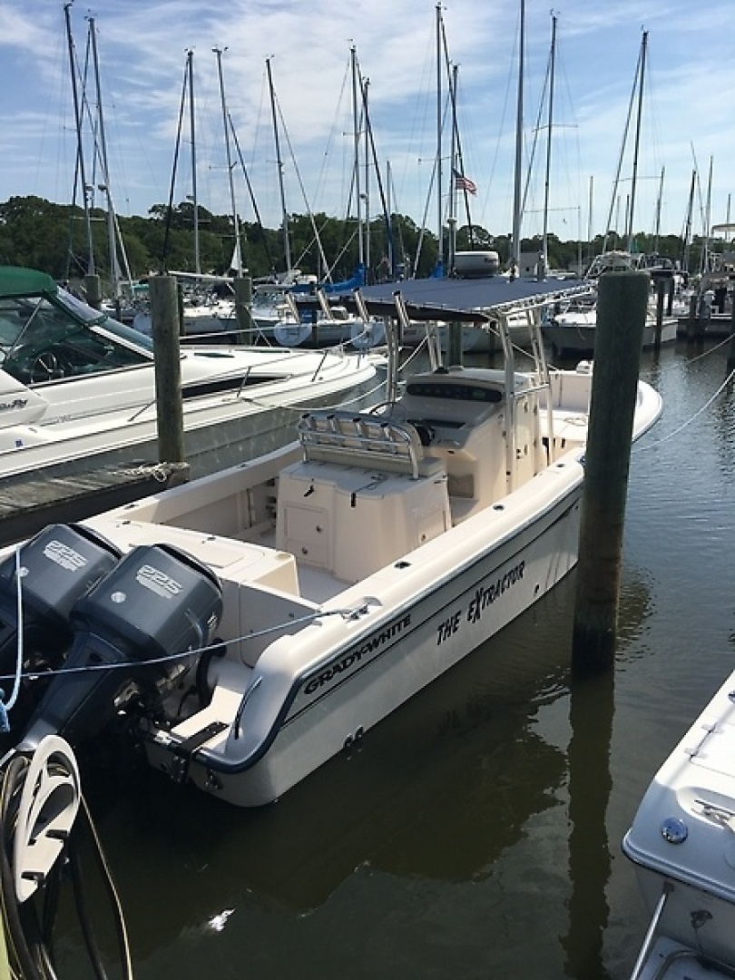2015 Grady-White Freedom 307 — photograph 2