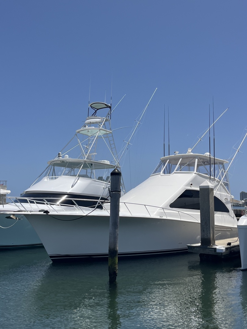 2004 Ocean Yachts 52 Super Sport — photograph 2