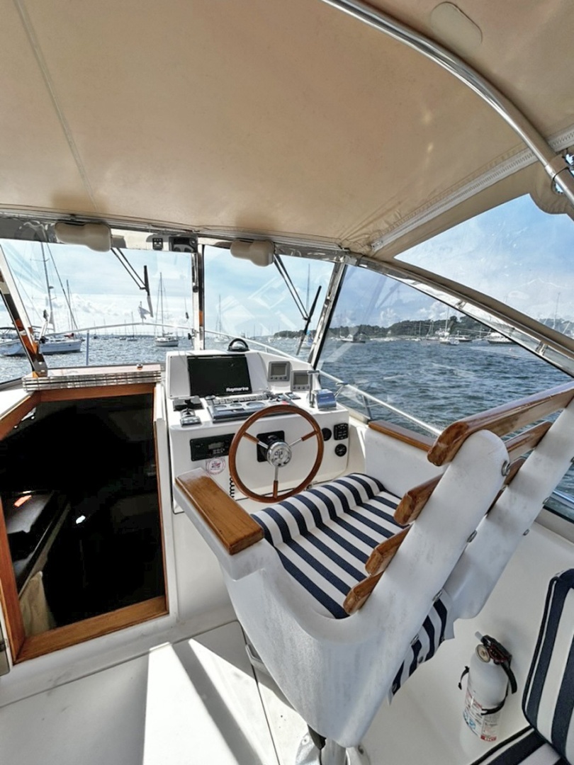 Helm Seat