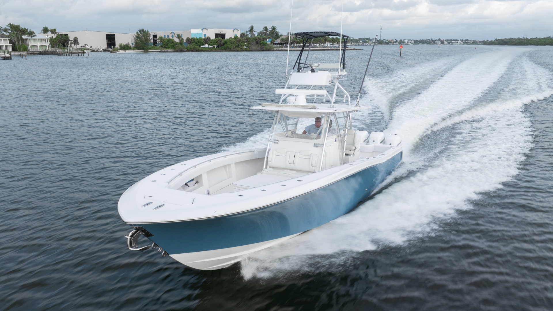 2018 Invincible 42
