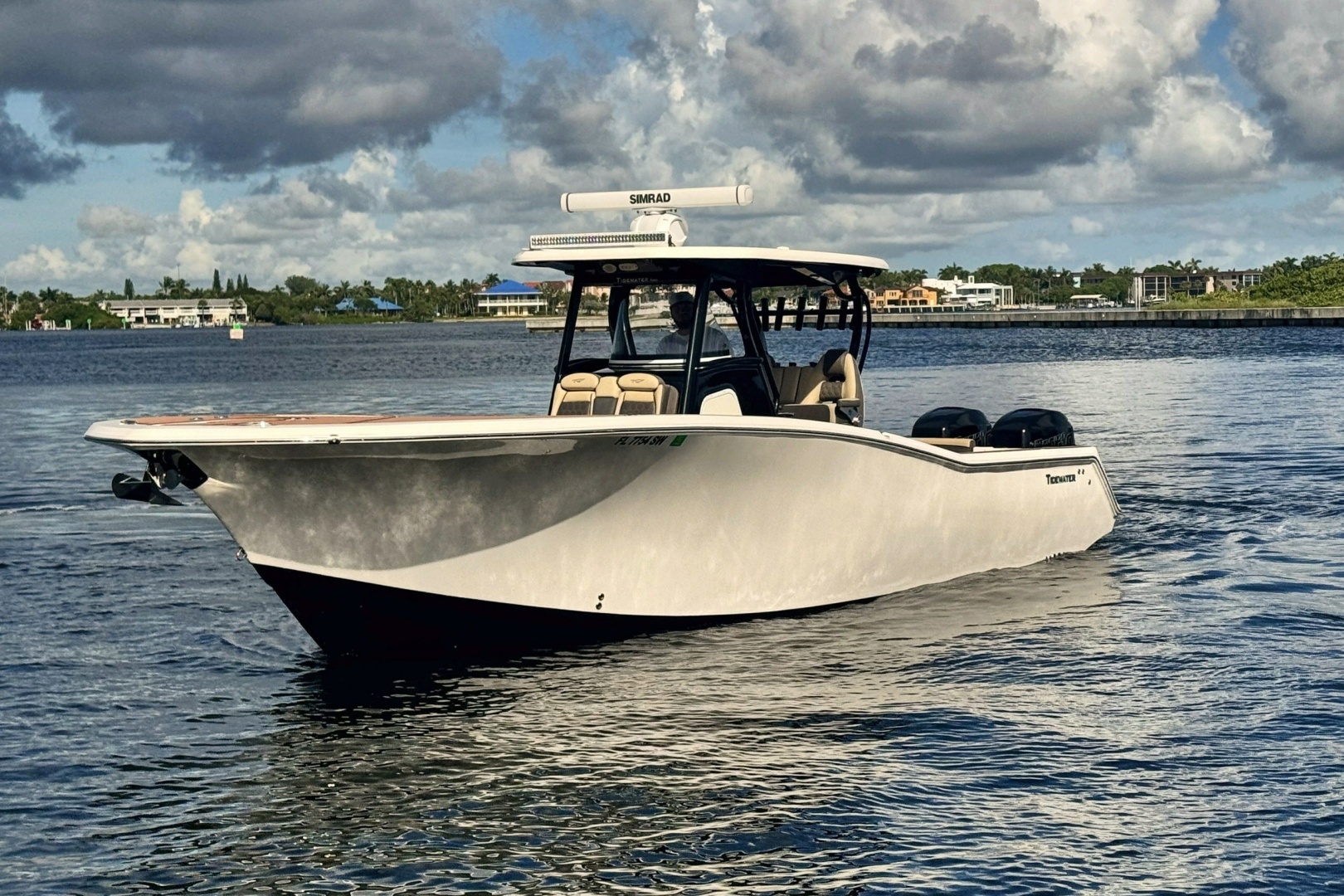 2019 Tidewater 320 CC Adventure — photograph 3