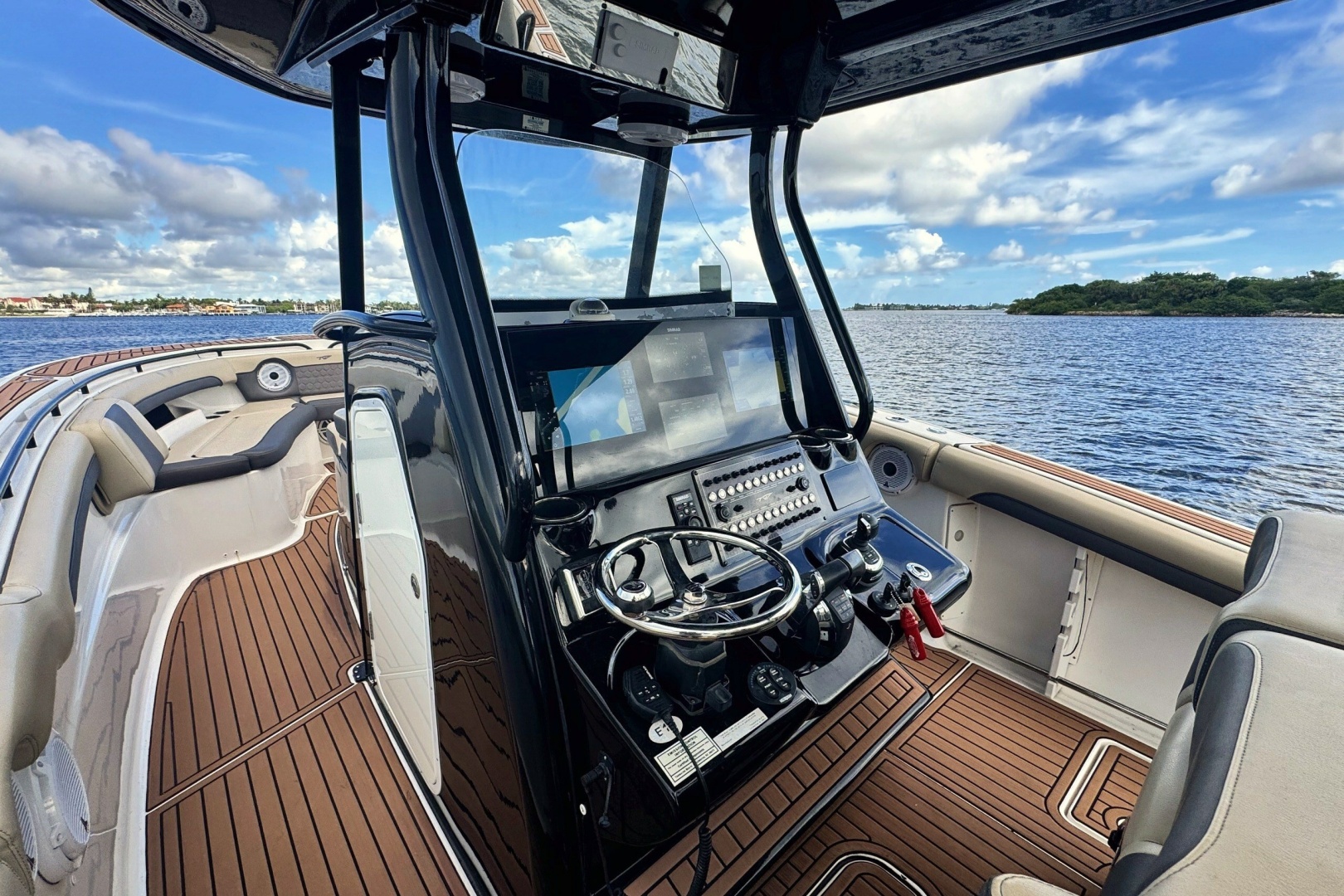 2019 Tidewater 320 CC Adventure