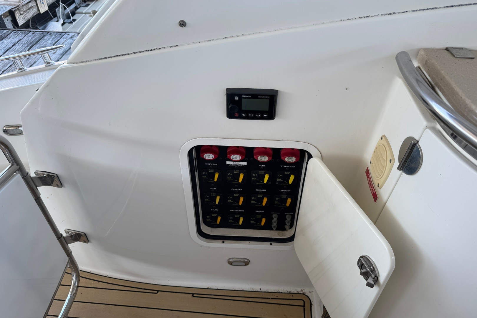 WILDER TIMES 37ft Cobalt Yacht For Sale