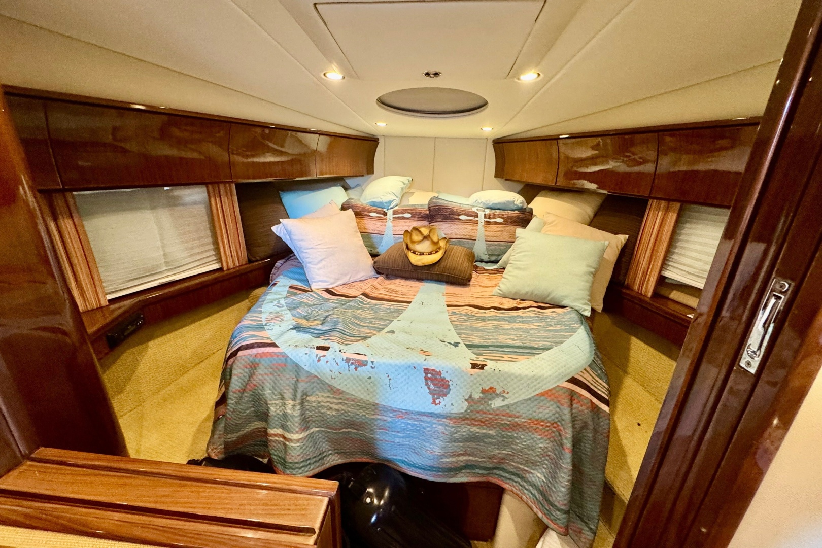 WILDER TIMES 37ft Cobalt Yacht For Sale