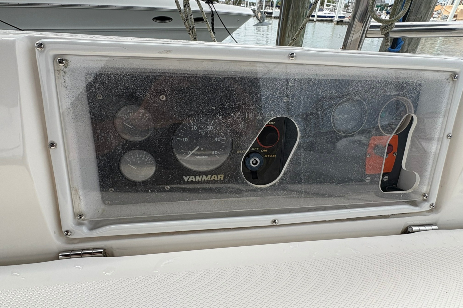 2007 Hunter 41 Deck Salon