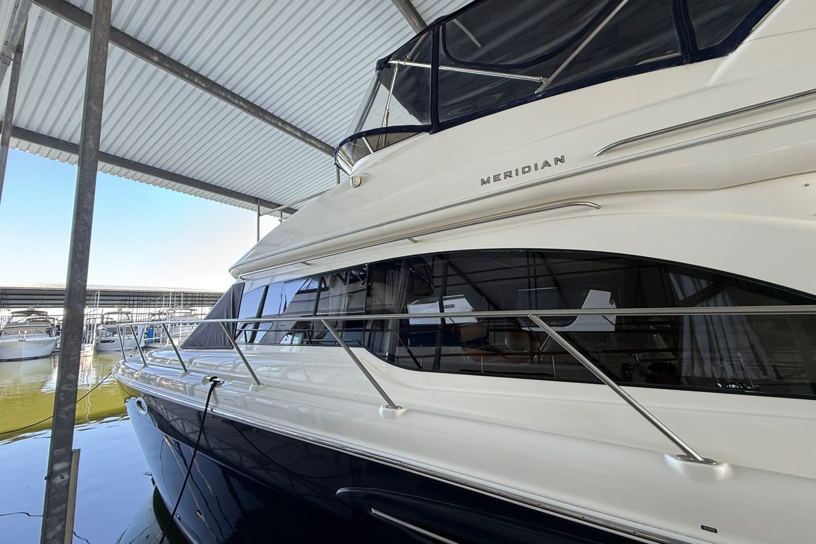2007 Meridian 411 Sedan — photograph 2