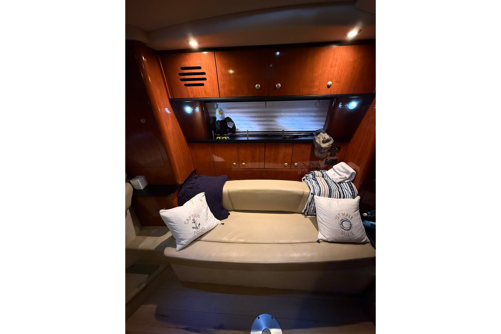 33ft Sea Ray Yacht For Sale