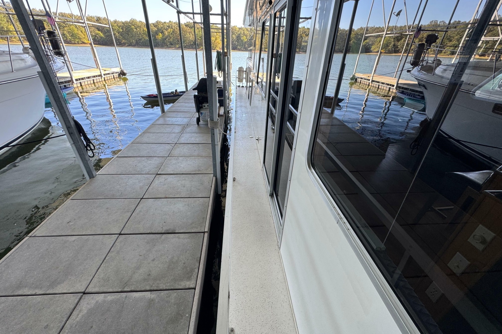 ANCHOR MANAGEMENT 44ft Gibson Yacht For Sale ANCHOR MANAGEMENT 44ft Gibson Yacht For Sale