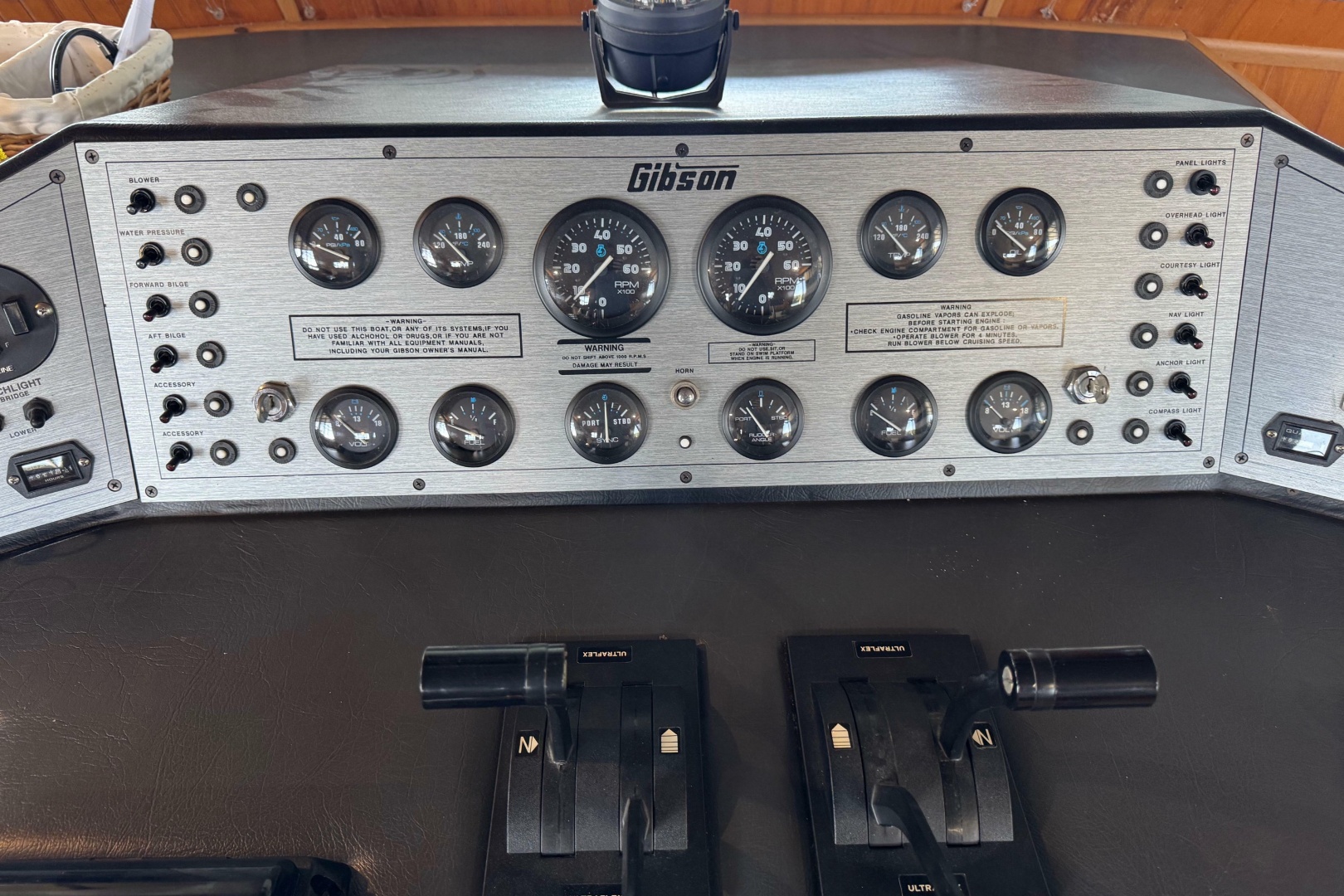 1993 Gibson 44 CABIN YACHT
