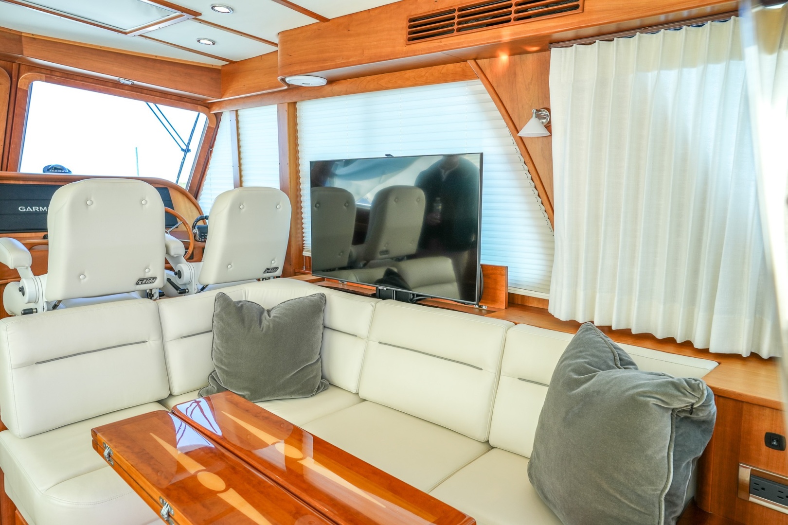 2022 Sabre 48 Salon Express