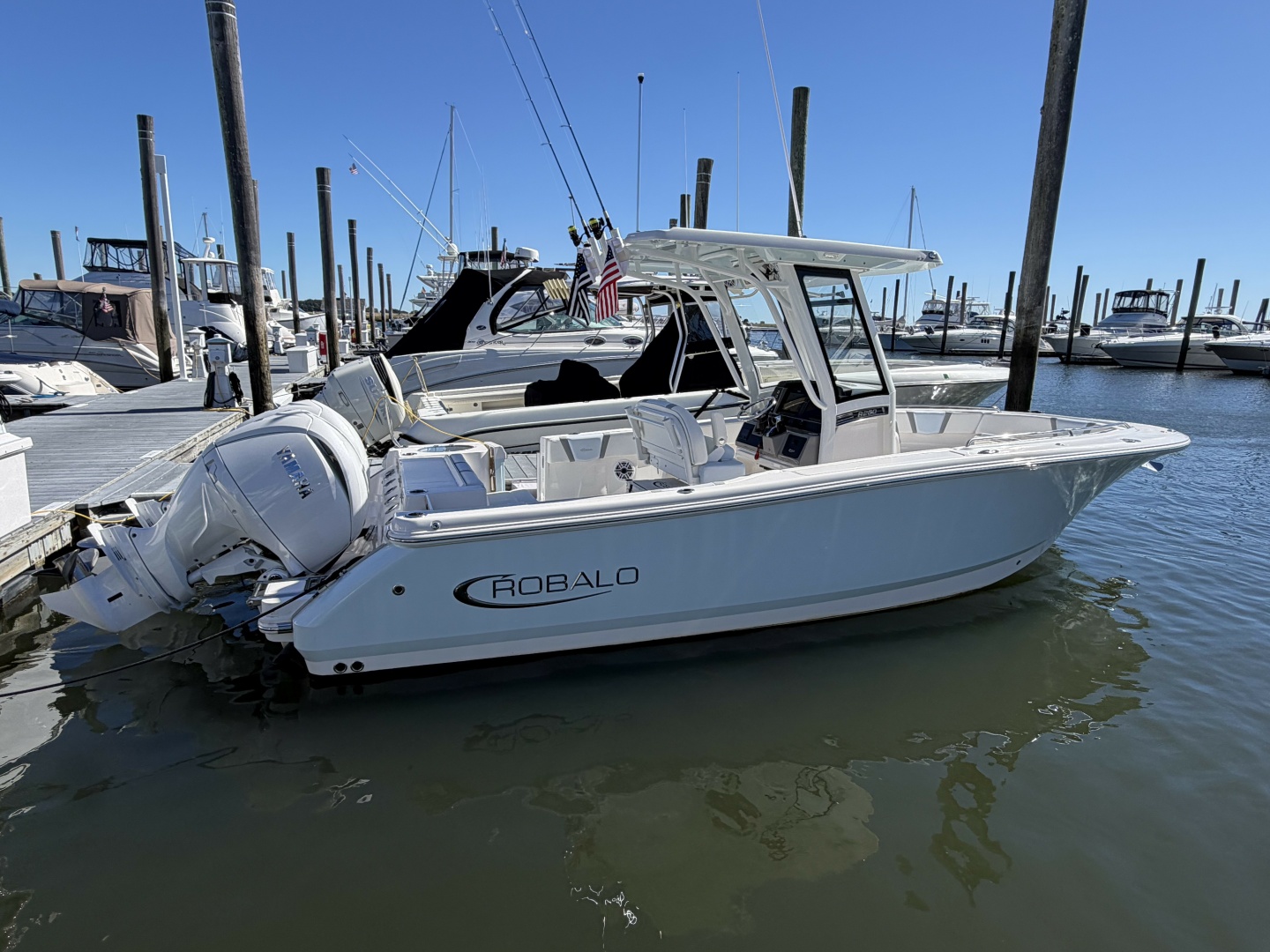2025 Robalo R250