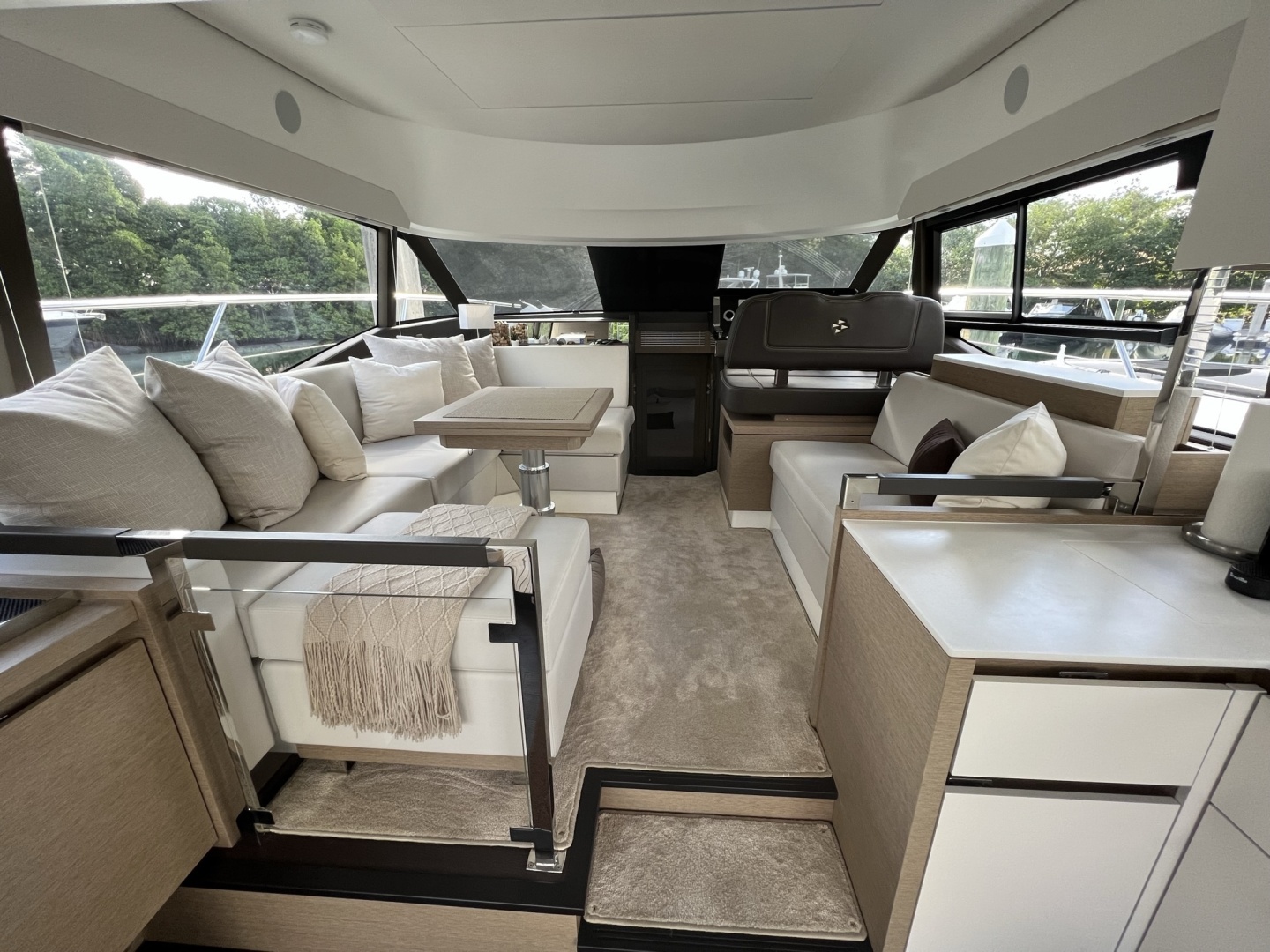 2022 Prestige 460