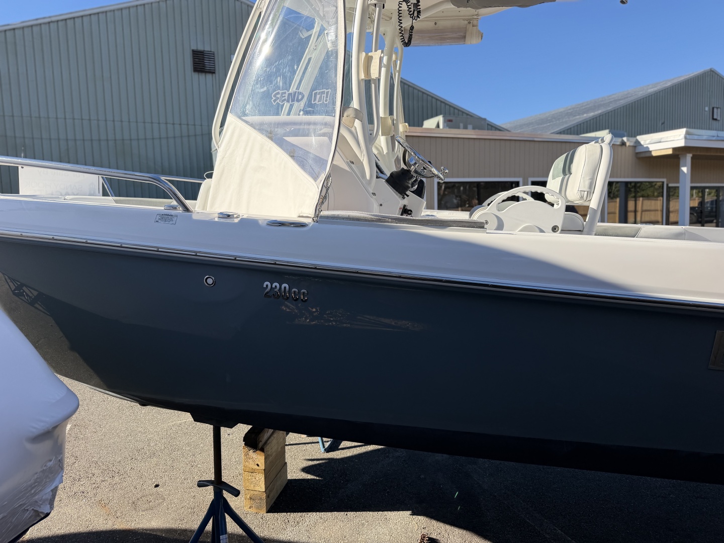 23ft Everglades Yacht For Sale