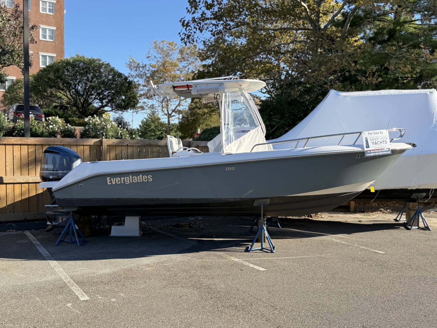 2014 Everglades 230 Center Console