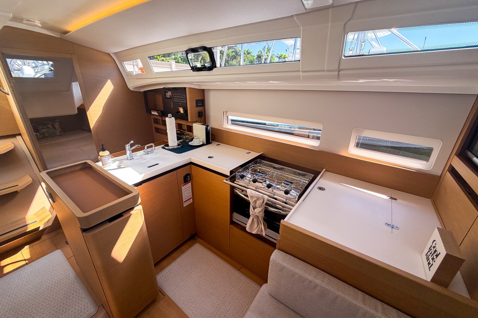 2024 Jeanneau Sun Odyssey 410