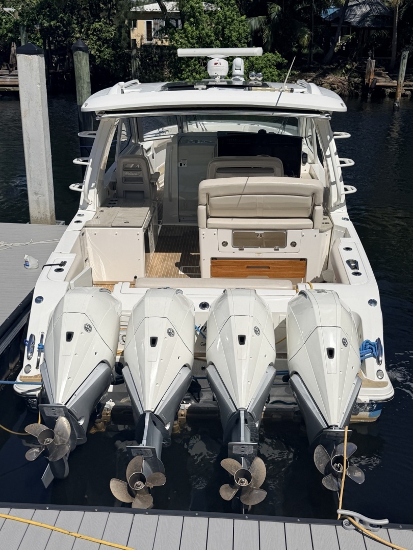 2020 Boston Whaler 