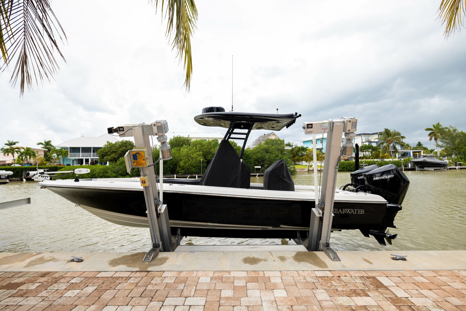 27ft ShearWater Yacht For Sale