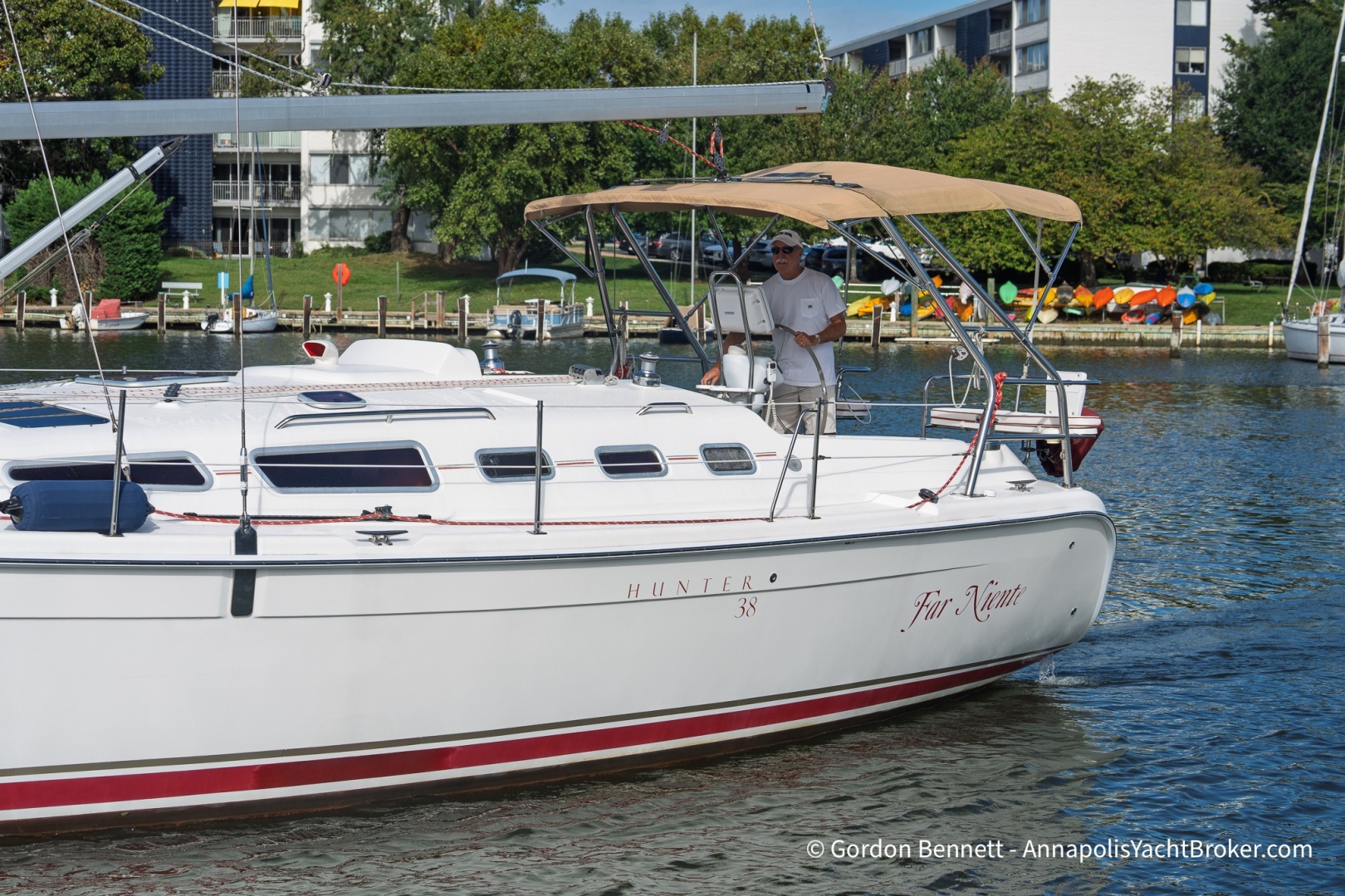 2005 Hunter 38 — photograph 4