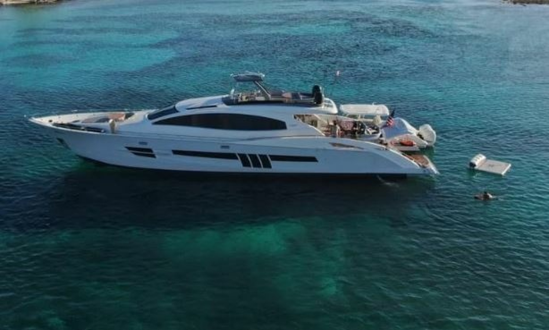 HELIOS 92ft Lazzara Yachts Yacht For Sale