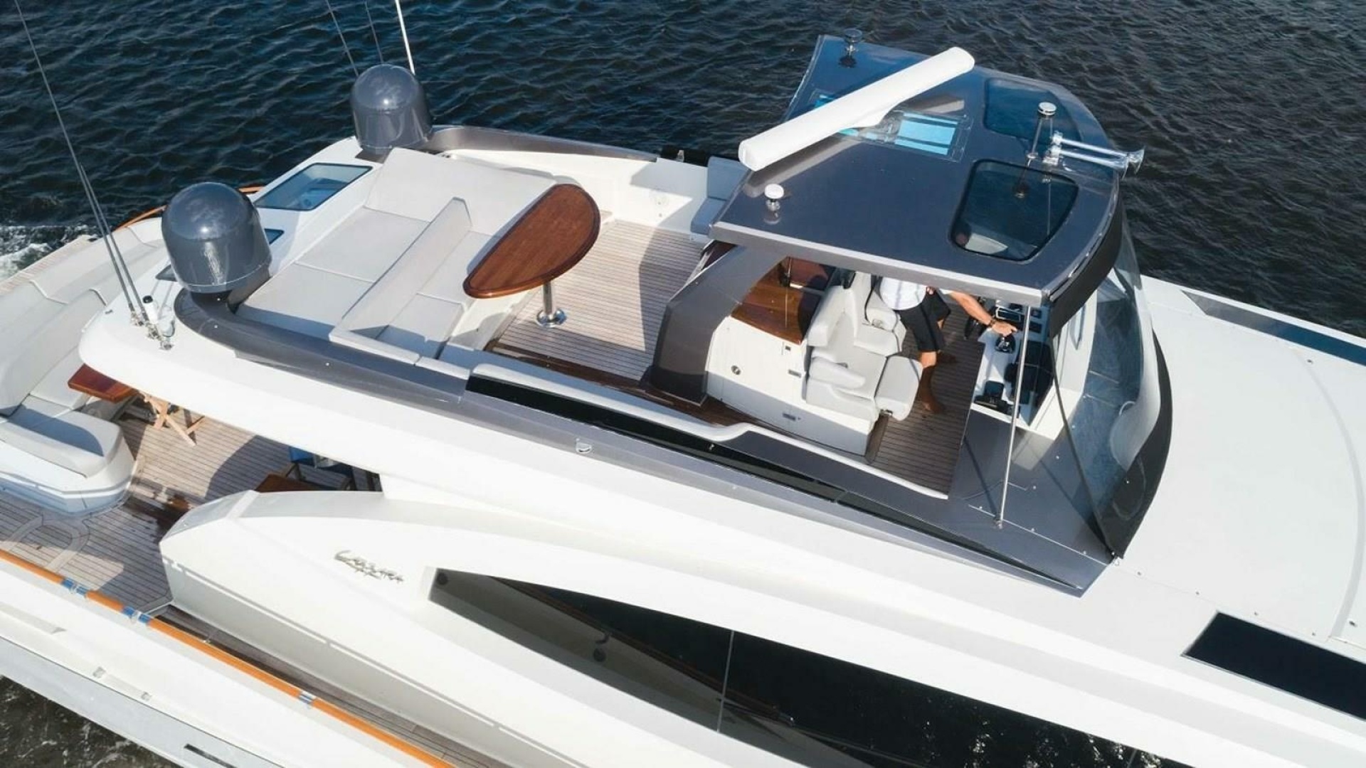 HELIOS 92ft Lazzara Yachts Yacht For Sale