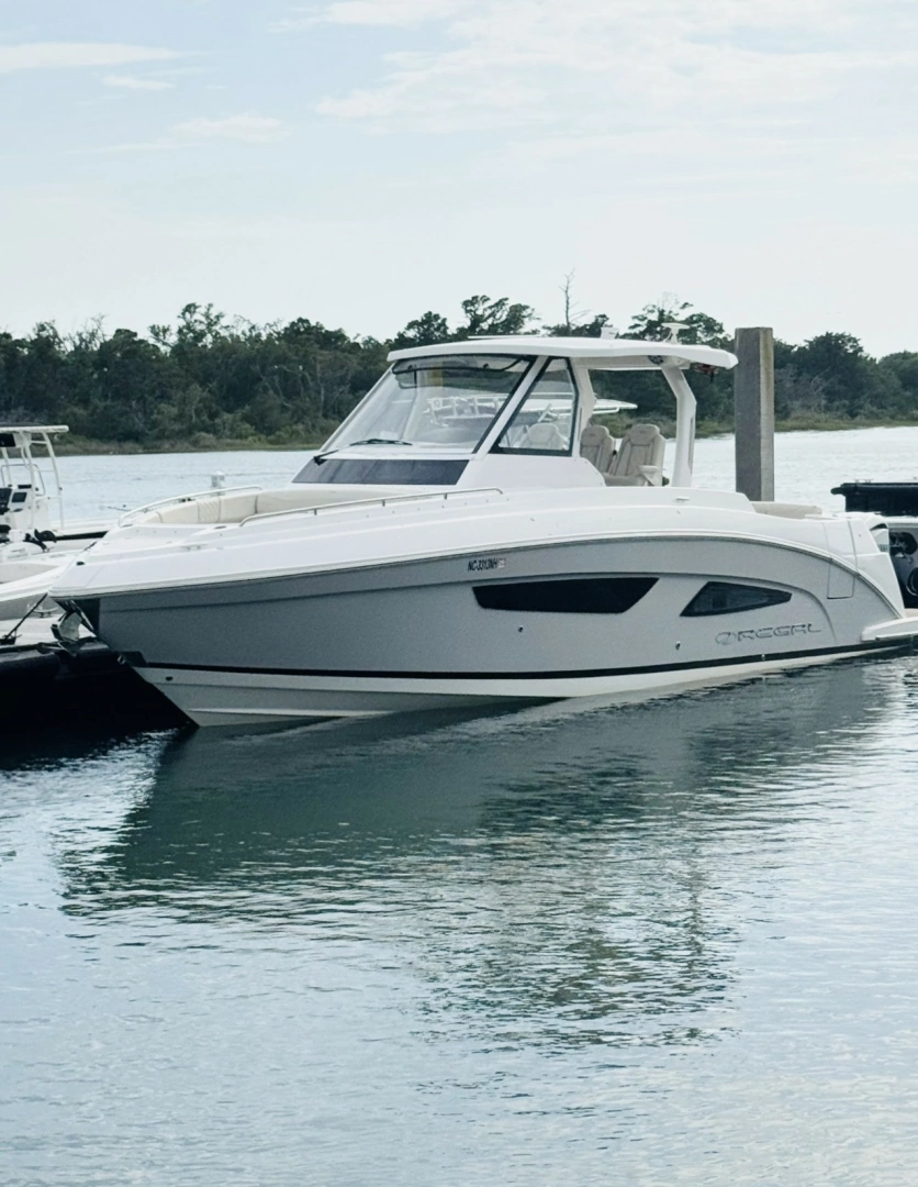 2024 Regal 33 SAV, photo 1 of 1