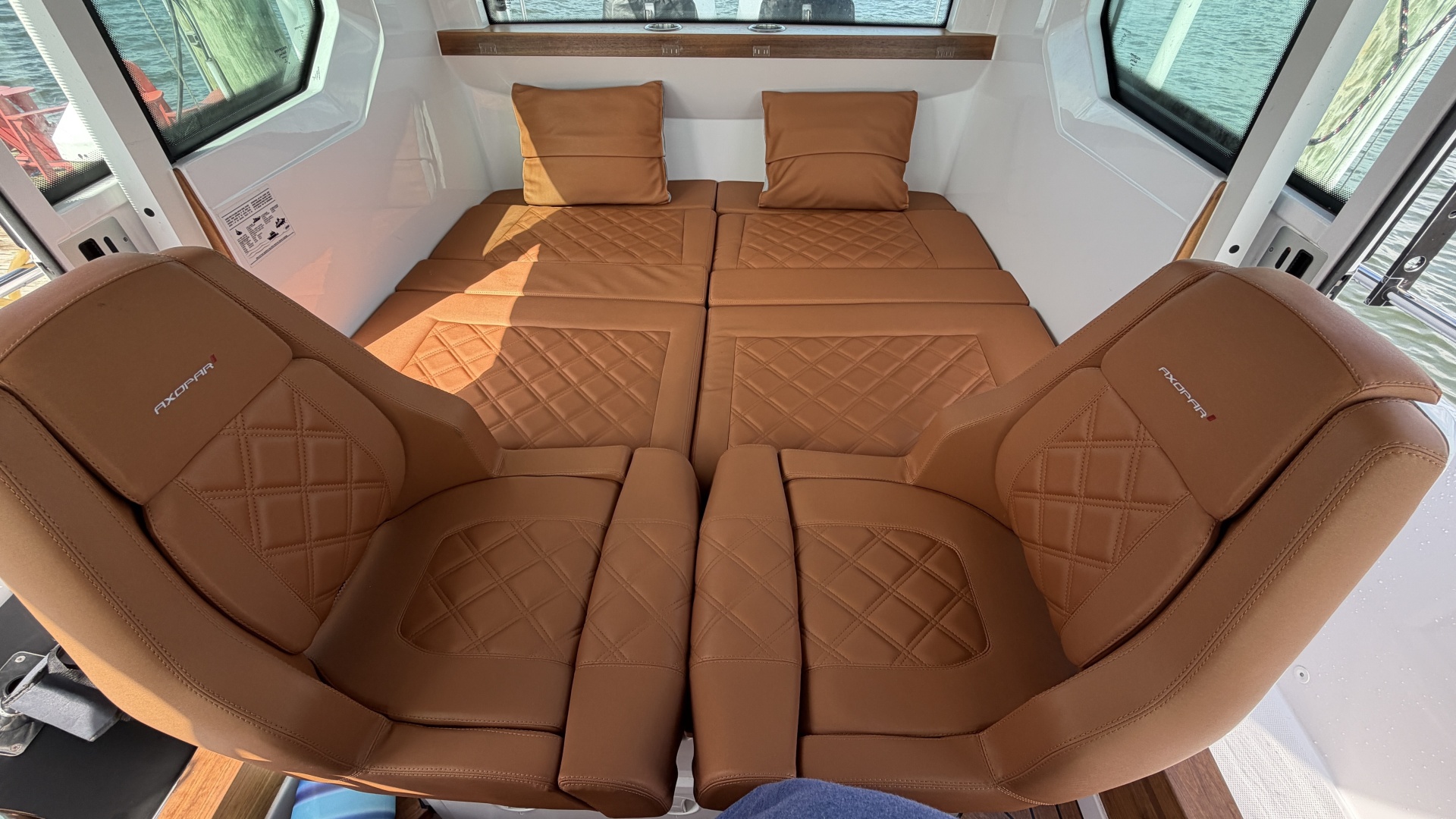 2023 Axopar 28 Cabin w/Wet Bar