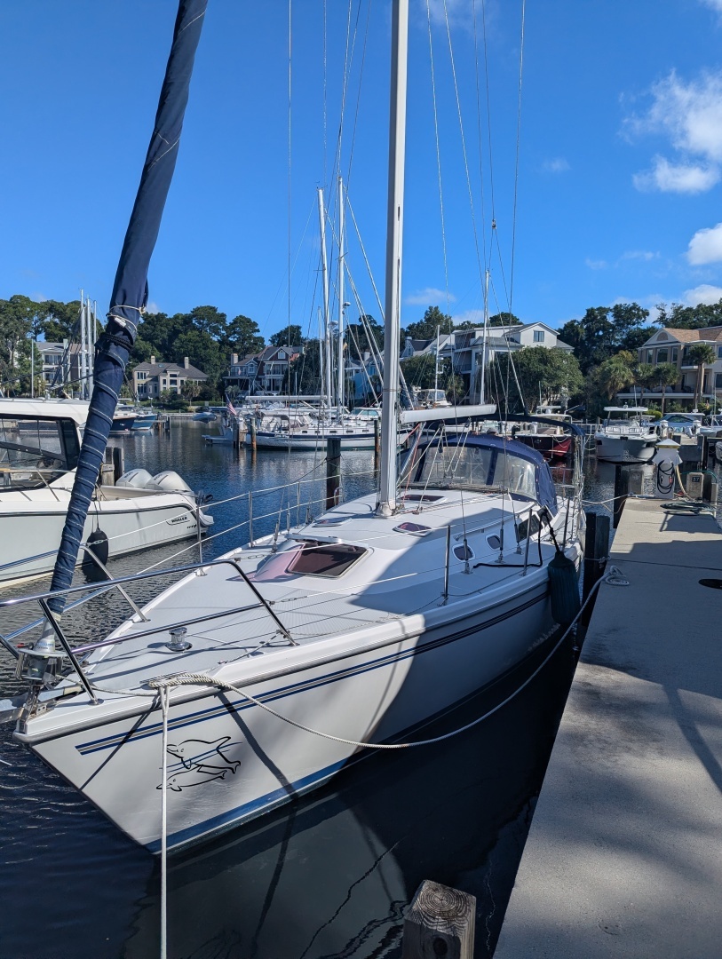 2005 Catalina 36 MkII — photograph 3