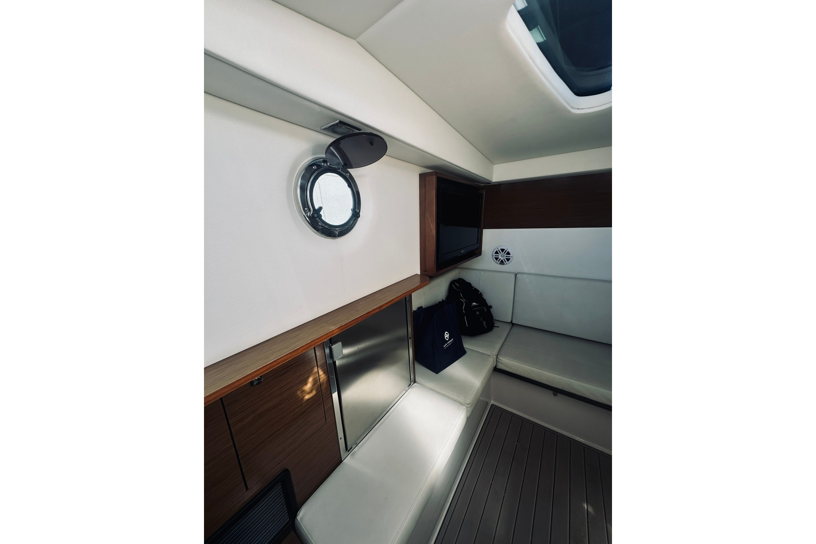 Cruisers 32ft Cruisers Sport Series Yacht For Sale