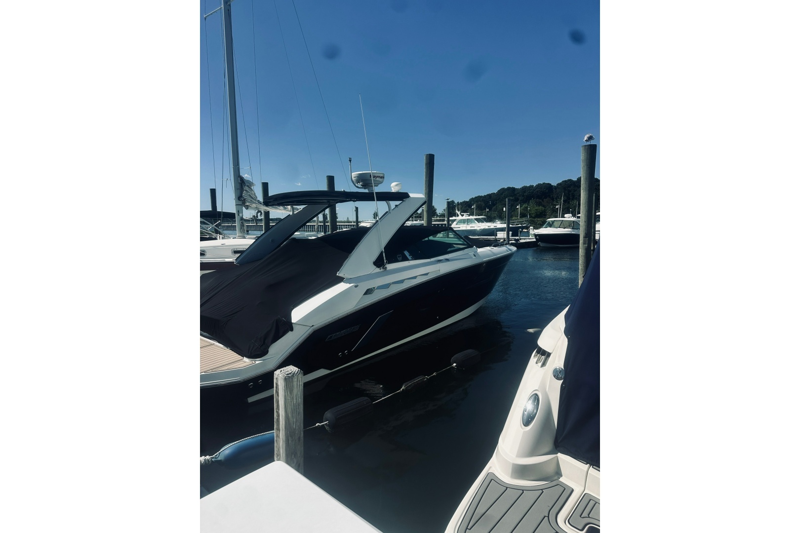 2015 Cruisers Sport Series 328 Bow Rider