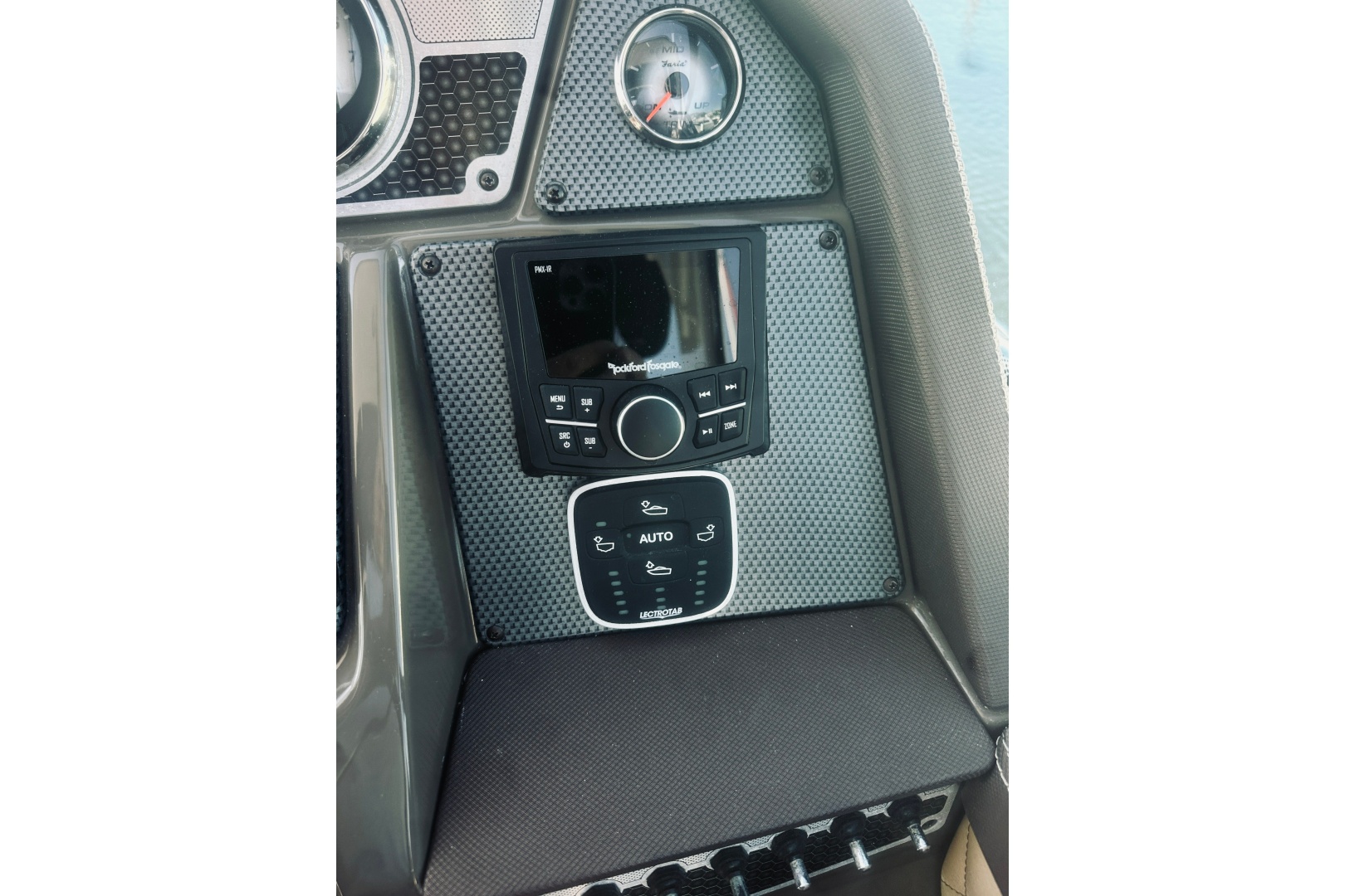 Cruisers 32ft Cruisers Sport Series Yacht For Sale