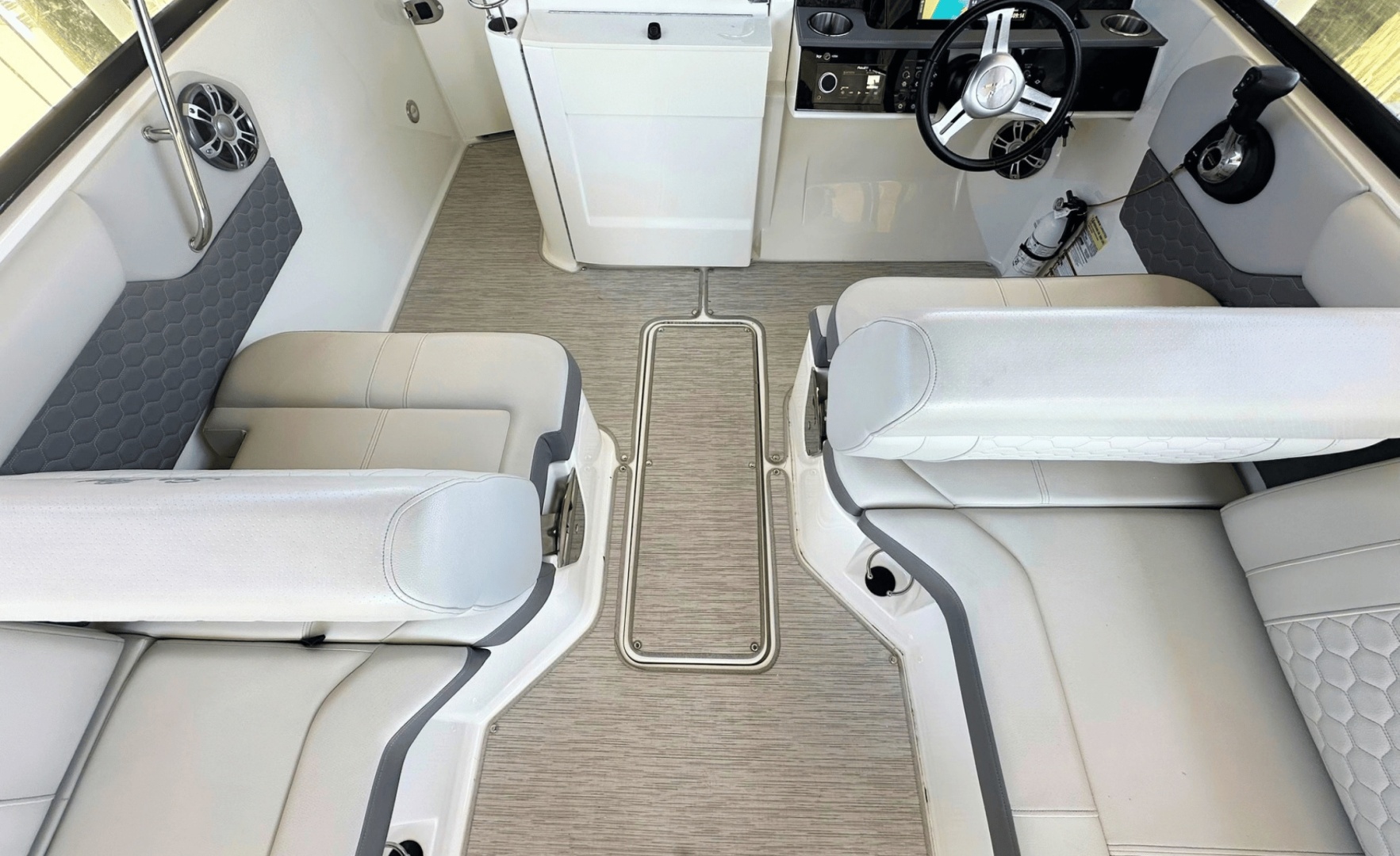 25ft Sea Ray Yacht For Sale