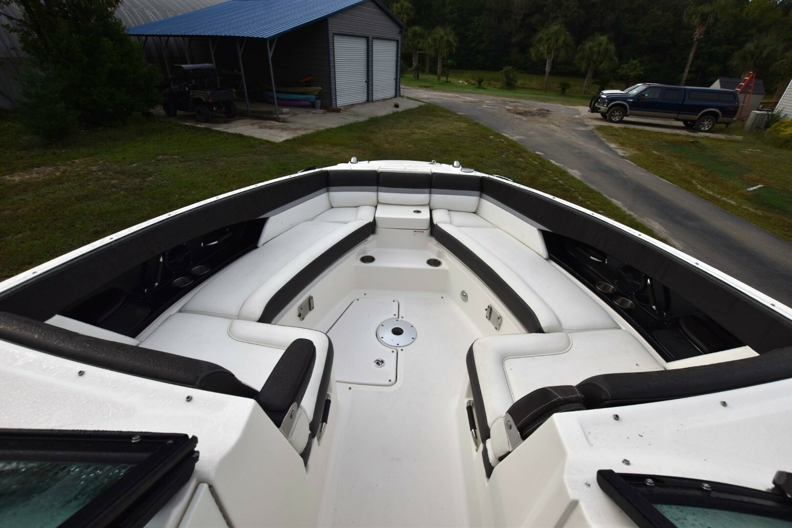 2018 Sea Ray 350SLX