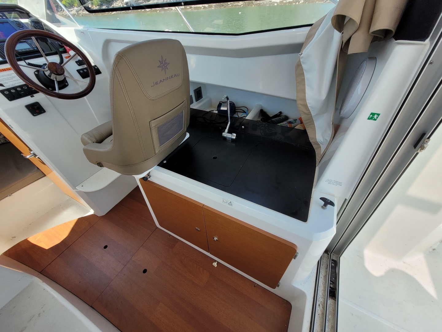 Hat Trick 23ft Jeanneau Yacht For Sale