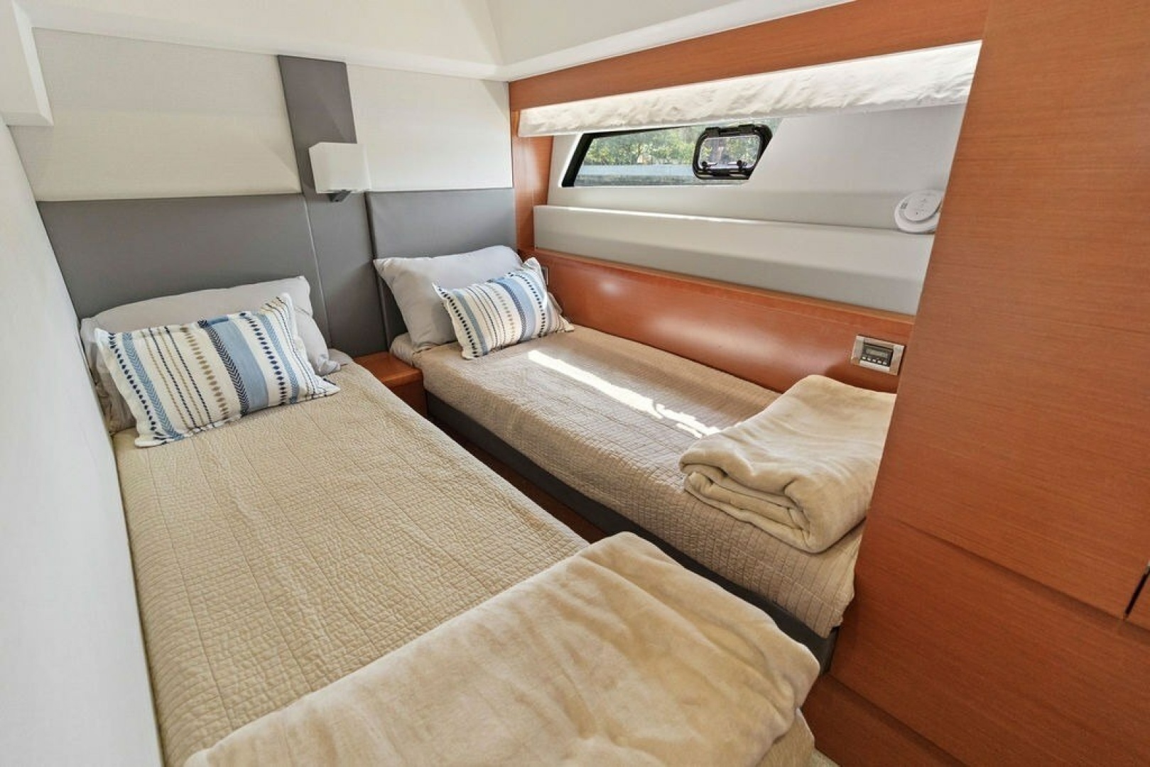 58ft Prestige Yacht For Sale
