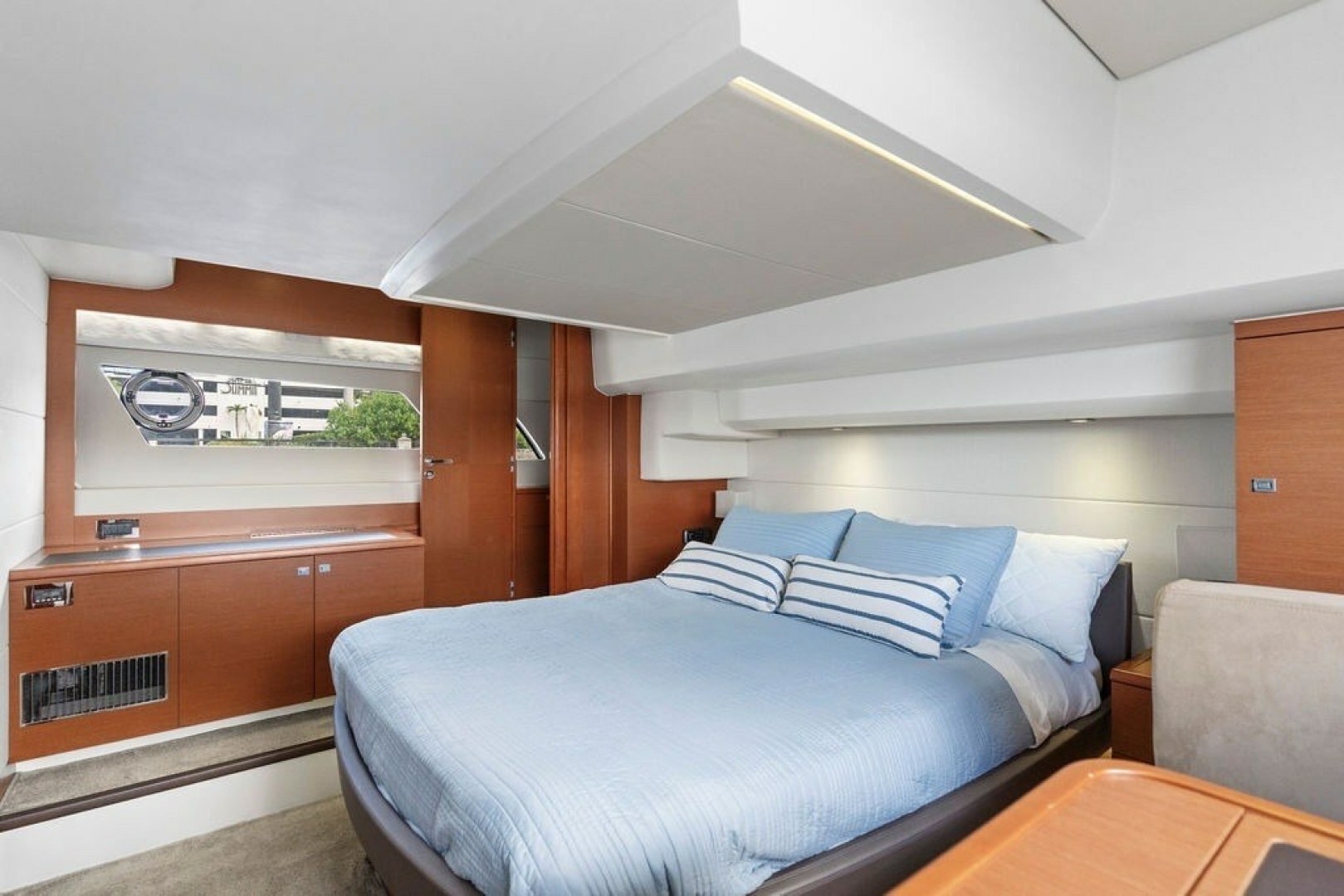 58ft Prestige Yacht For Sale
