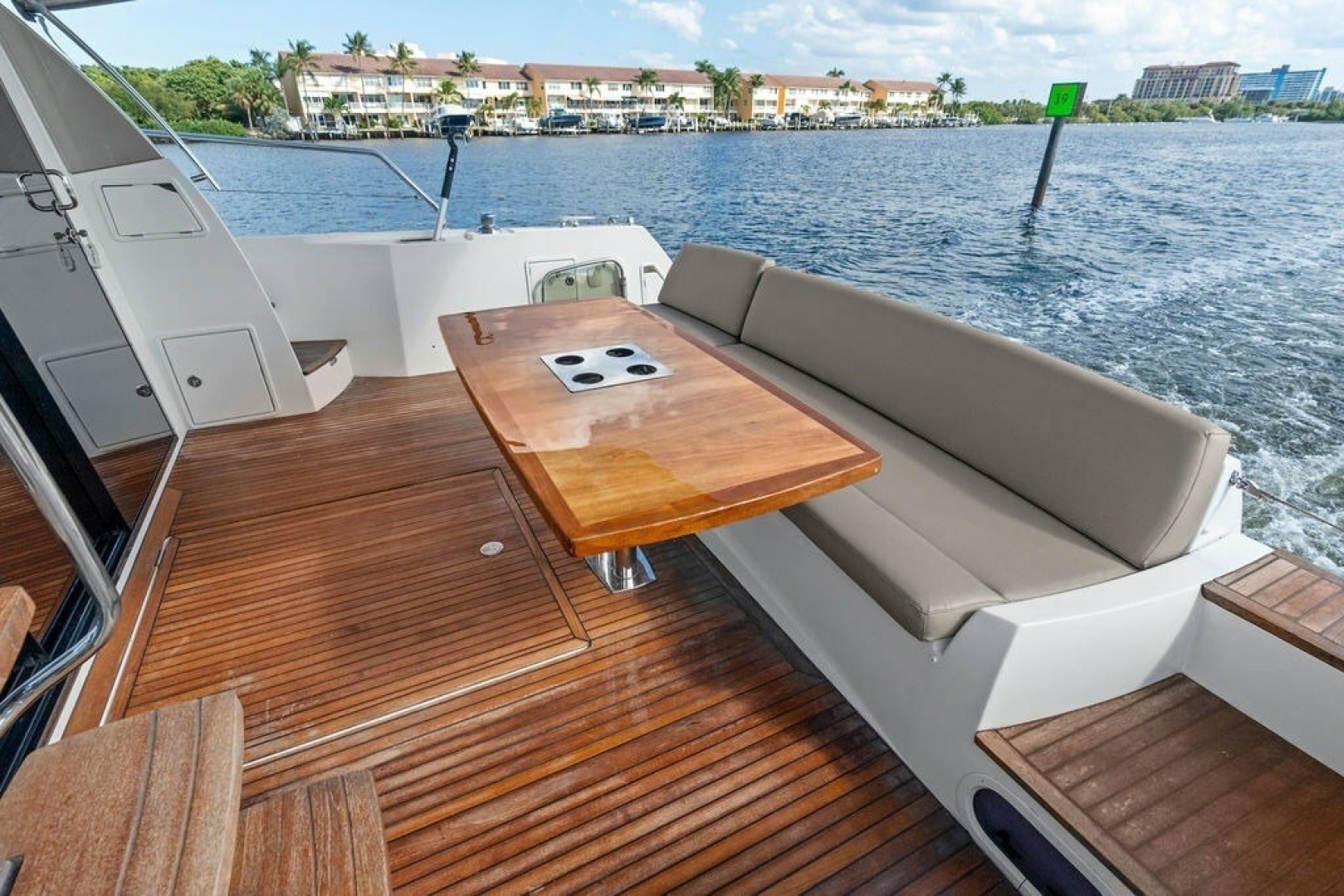 2015 Prestige 550