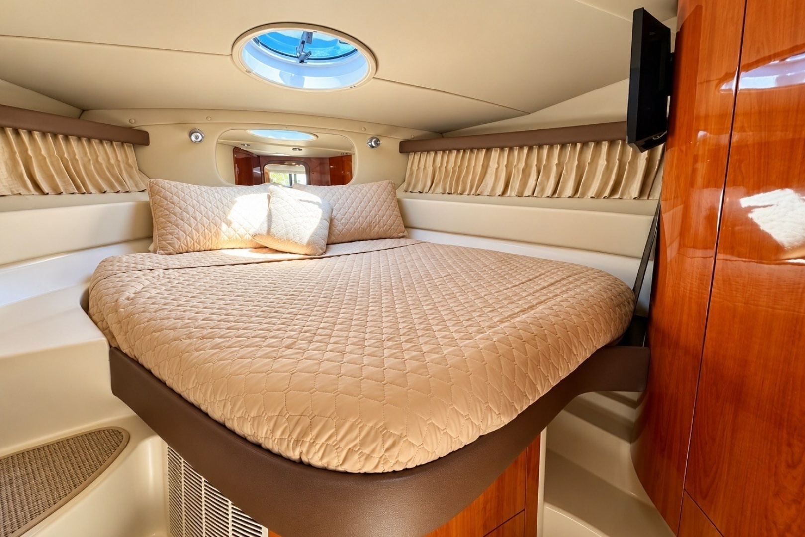 SANTA JOSEFINA 40ft Regal Yacht For Sale