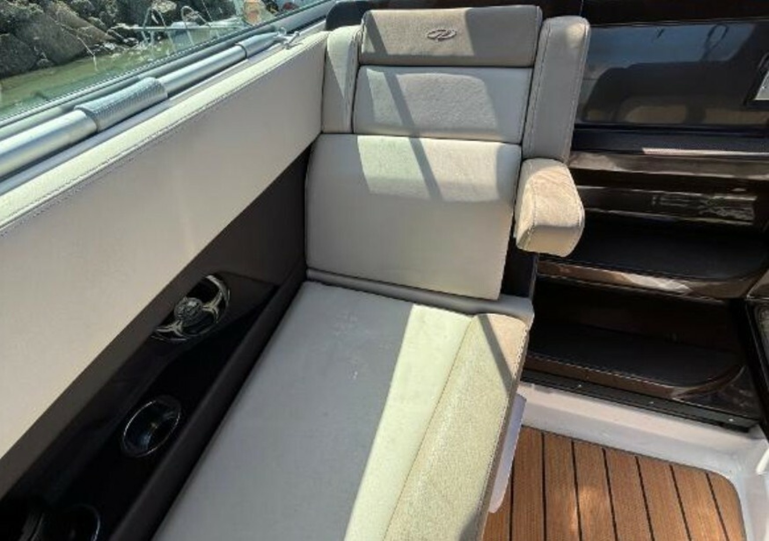 2014 Regal 28 Express