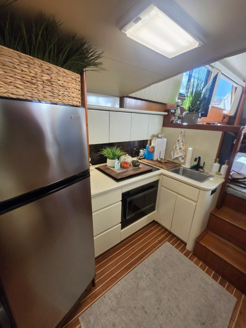 Bizz Sea Livn 44ft Viking Yacht For Sale