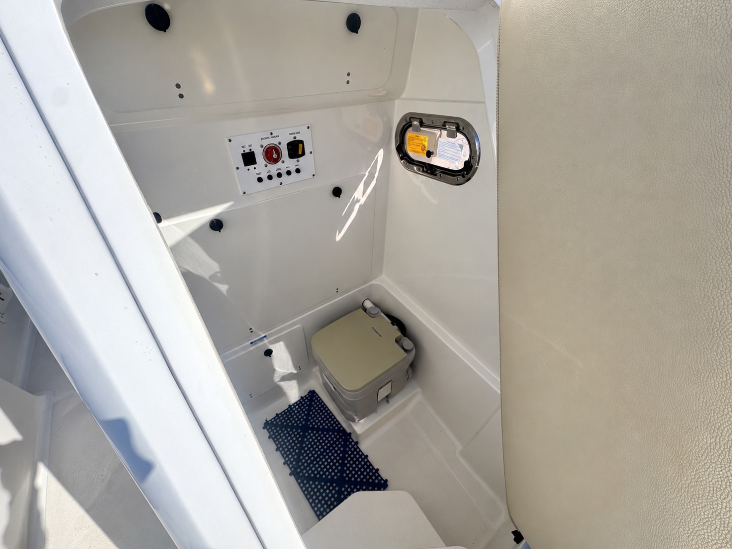 24ft Pursuit Yacht For Sale