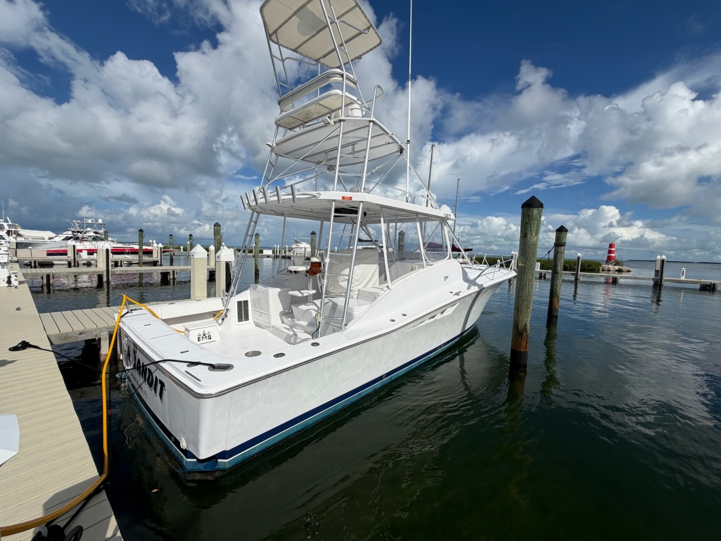 1998 Luhrs 40 Open — photograph 2