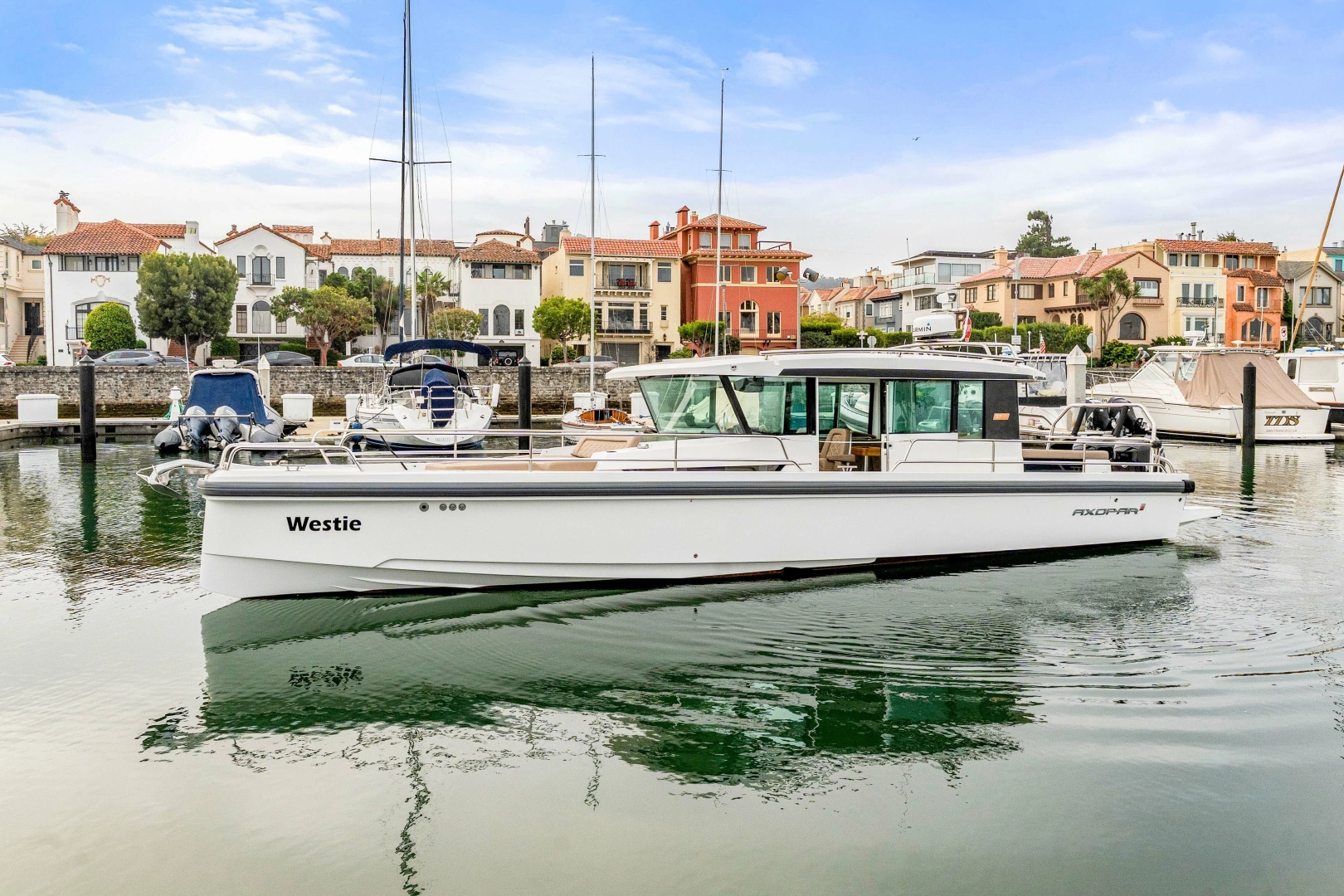 2019 Axopar 37 Cabin, photo 1 of 25